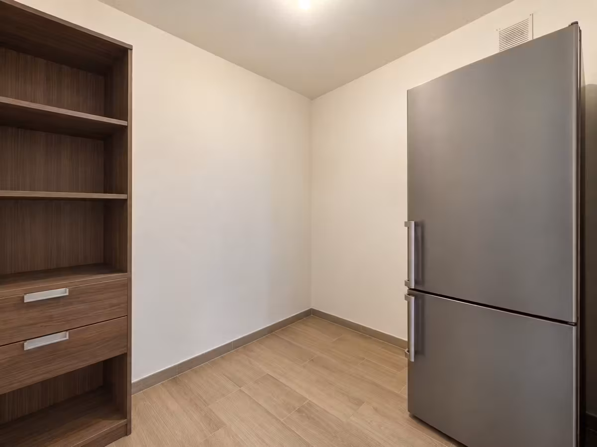 Appartement rénové avec 2 chambres à coucher et garage - 13