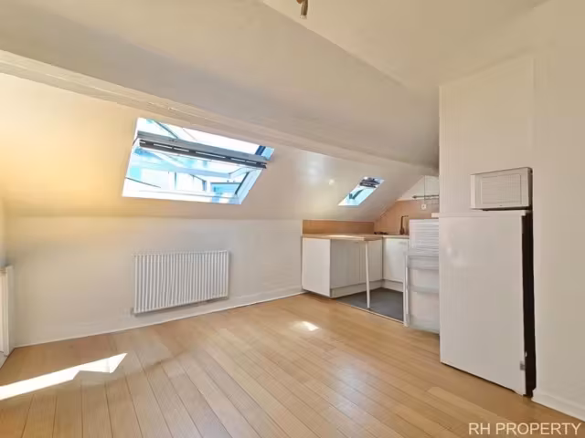 APPARTEMENT - TE HUUR - 1180 UKKEL - €850