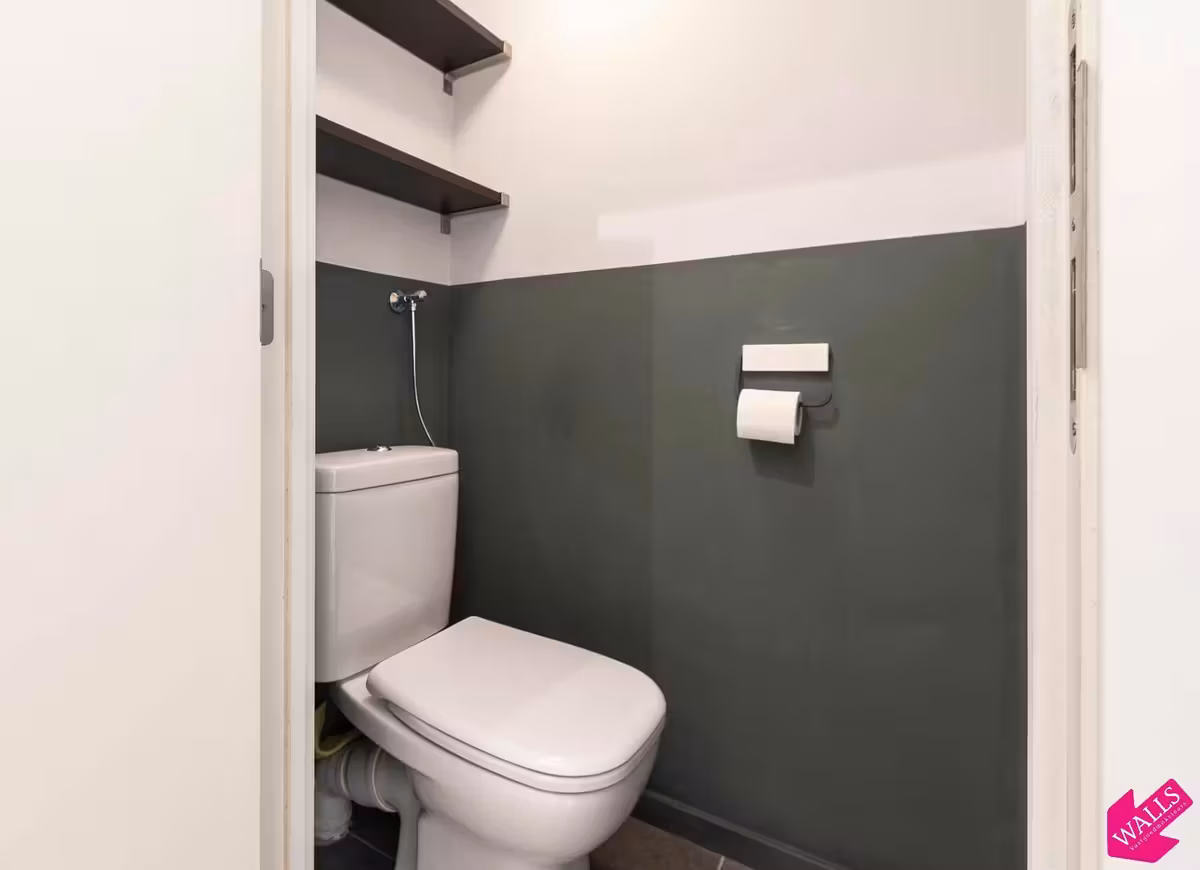 Beautifully renovated, spacious 1 bedroom apartment - 9
