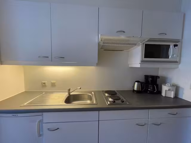 STUDIO - TE HUUR - 1000 BRUSSEL - €700 - 2