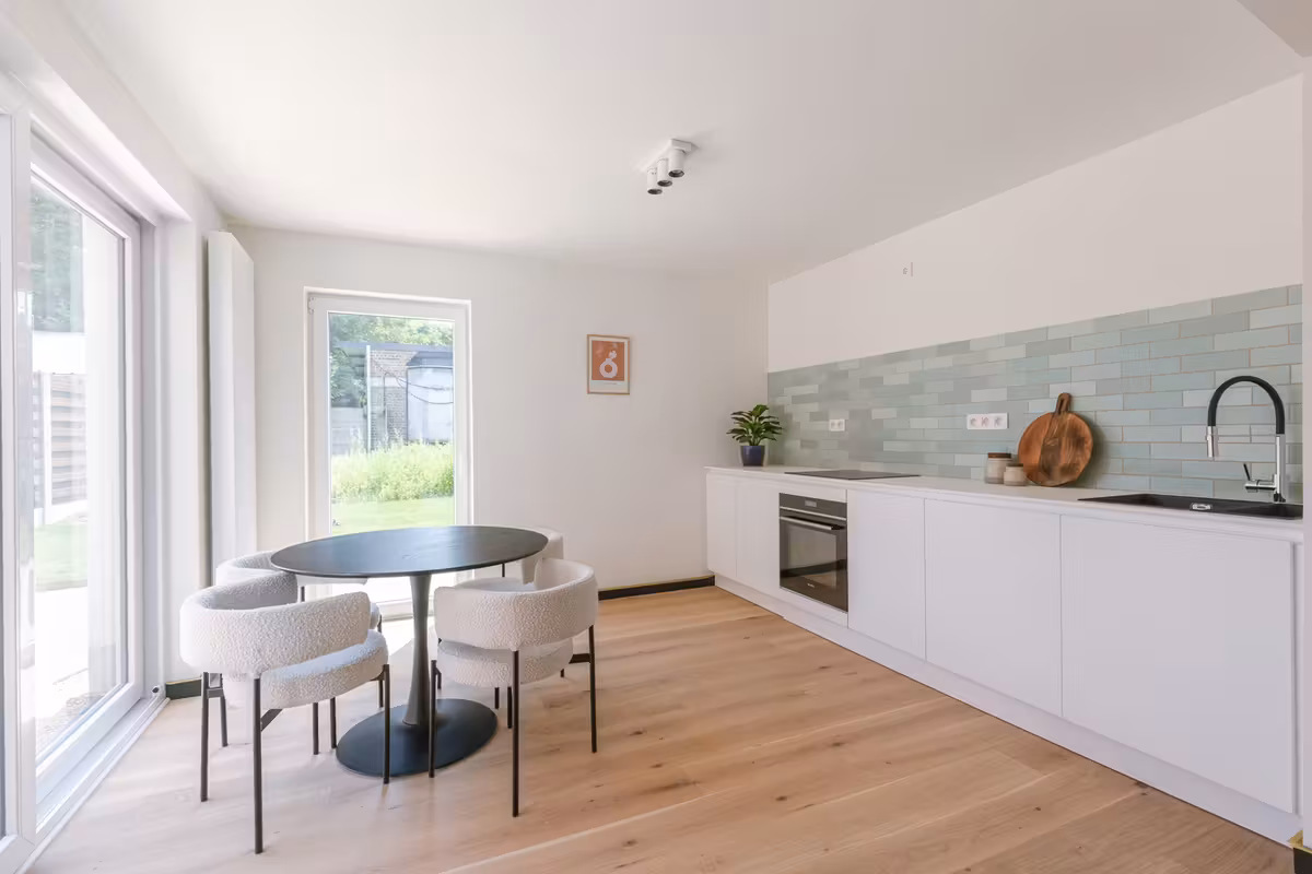 Woning met 5 slaapkamers en grote tuin in hartje Zwijnaarde - 11