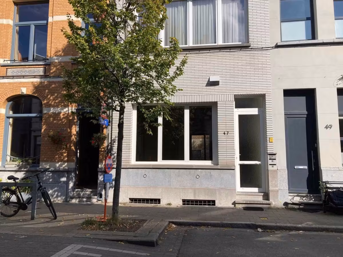 Gerenoveerd 1 slaapkamer-gelijkvloersappartement met groene stadstuin - 11