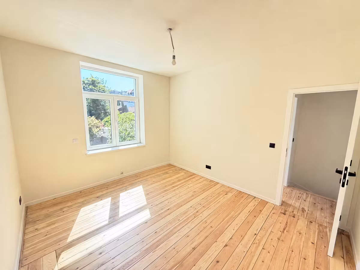 Bright renovated house with 4 bedrooms - 4