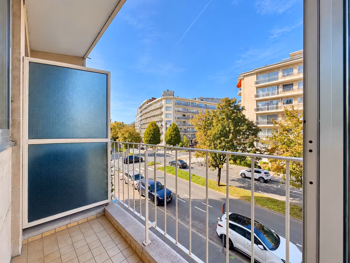 2-bedroom apartment with unobstructed views - 2