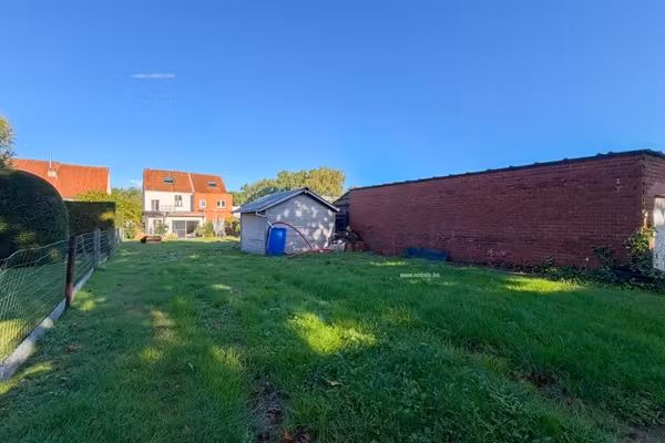 Maison semi-ouverte rénovée avec jardin - 19