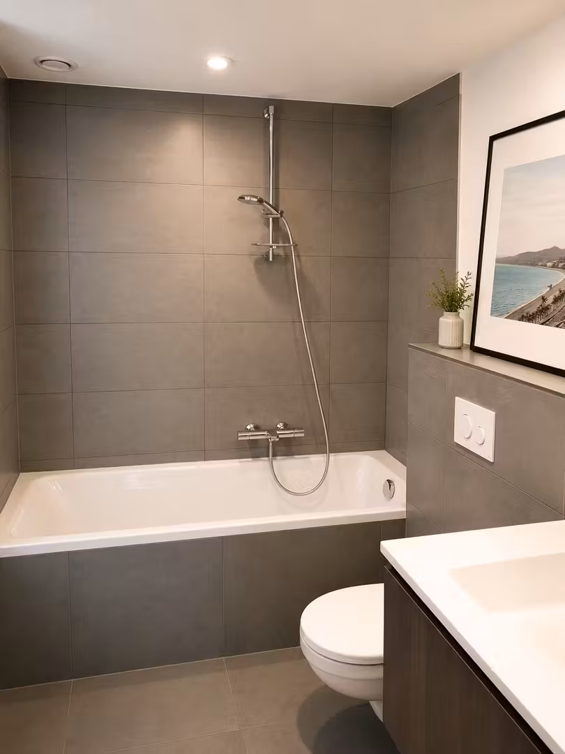 Furnished 2-bedroom apartment near Louise/Sablon - 11