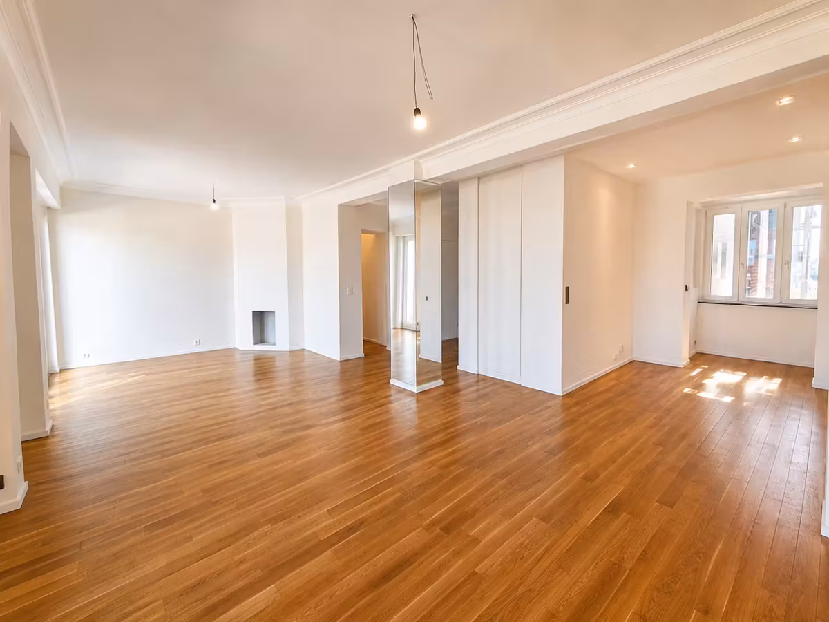 Spacious 2-bedroom flat with study area on Avenue de la... - 7