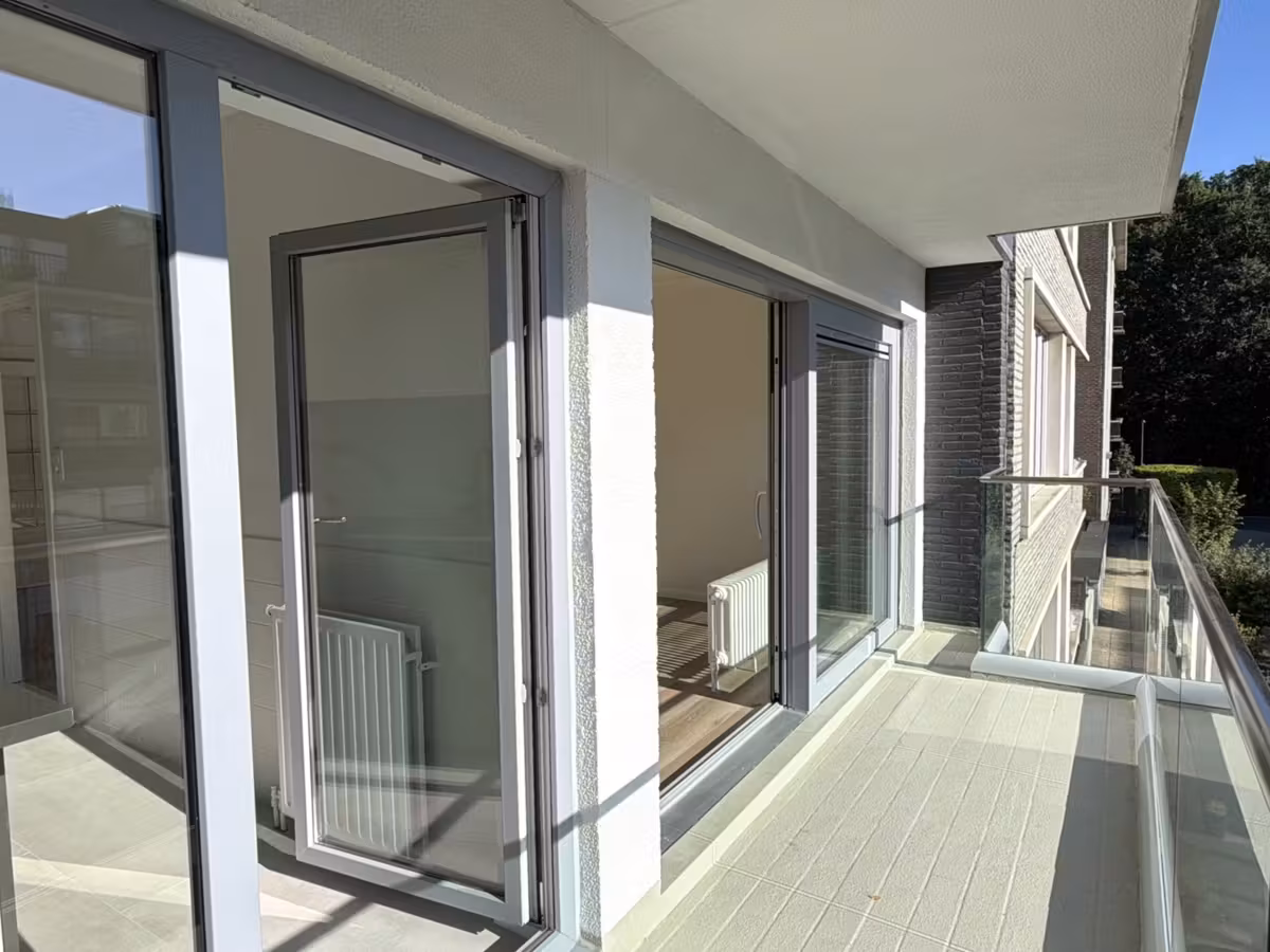 Volledig gerenoveerd 2-slaapkamerappartement met 2 terrassen in Deurne - 2