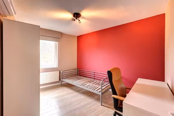 Instapklaar appartement met zonnig terras op toplocatie in Wilrijk - 9