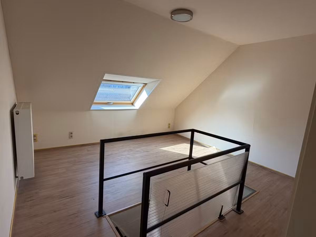 Ruime woning met stadstuintje in Sint-Amandsberg - 9