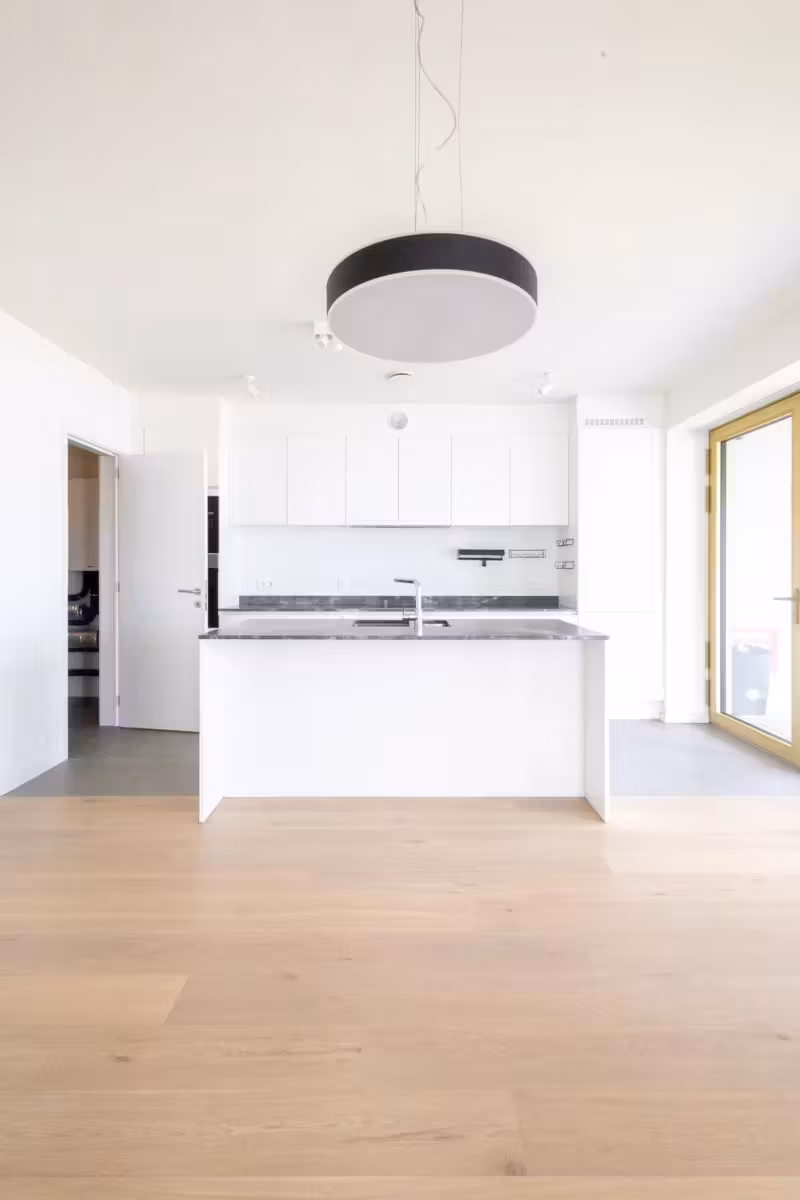 3-bedroom apartment with terrace in Tour & Taxi - 2