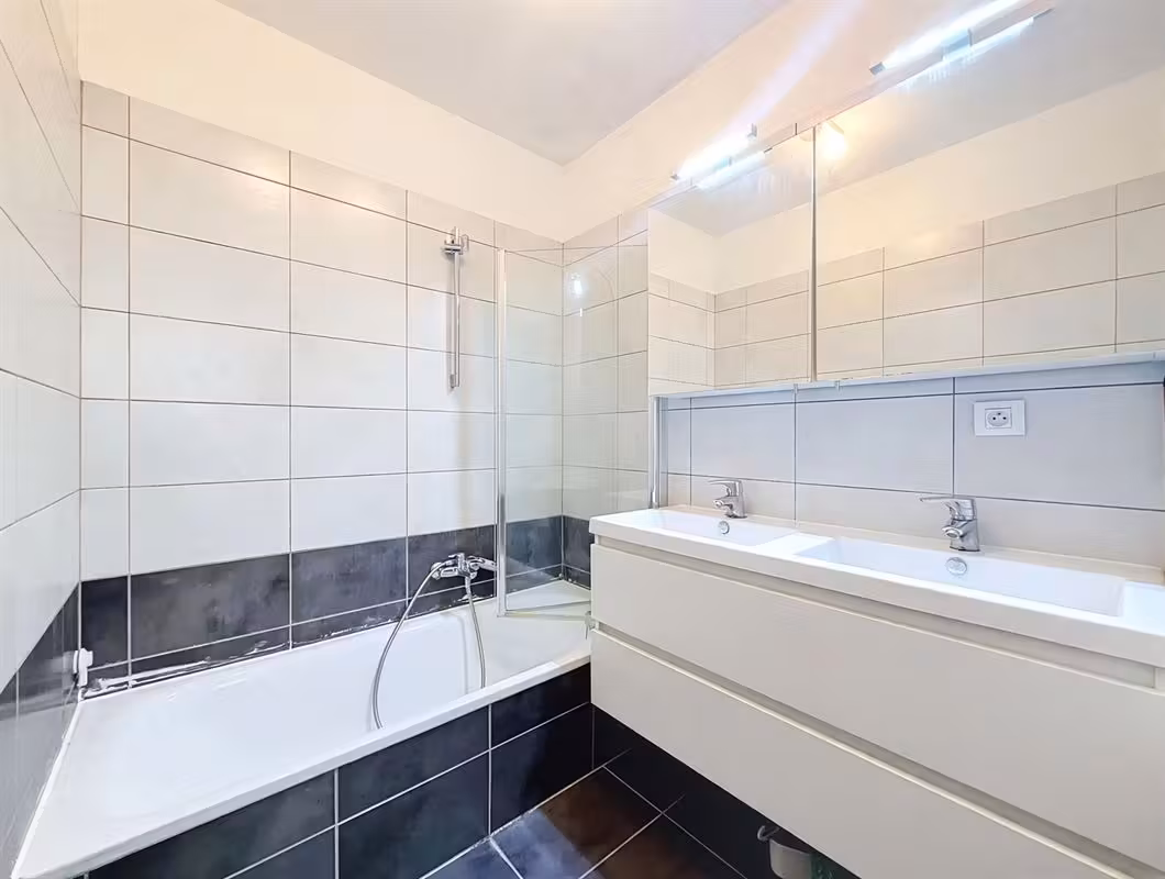Bright apartment with 3 bedrooms and terrace - 13