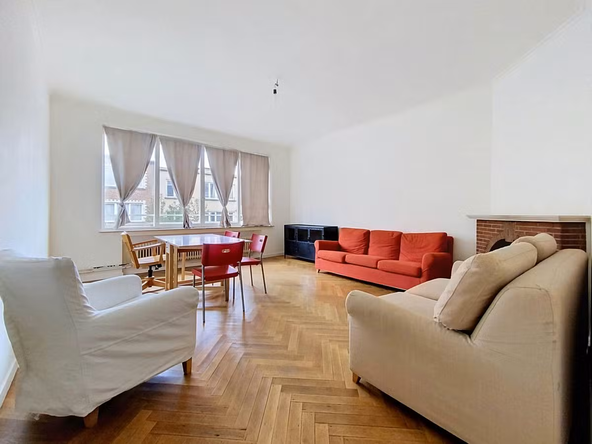 Gemeubelde studio aan Place Flagey - 8