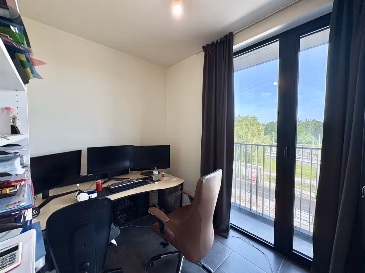 Twee-slaapkamer appartement met parkeerplaats - 9
