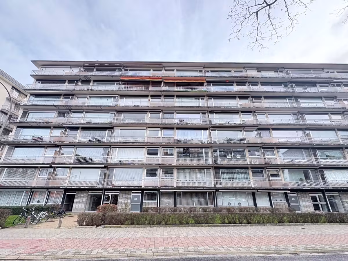 Gerenoveerd 2-slaapkamerappartement met terrassen te Merksem - 2