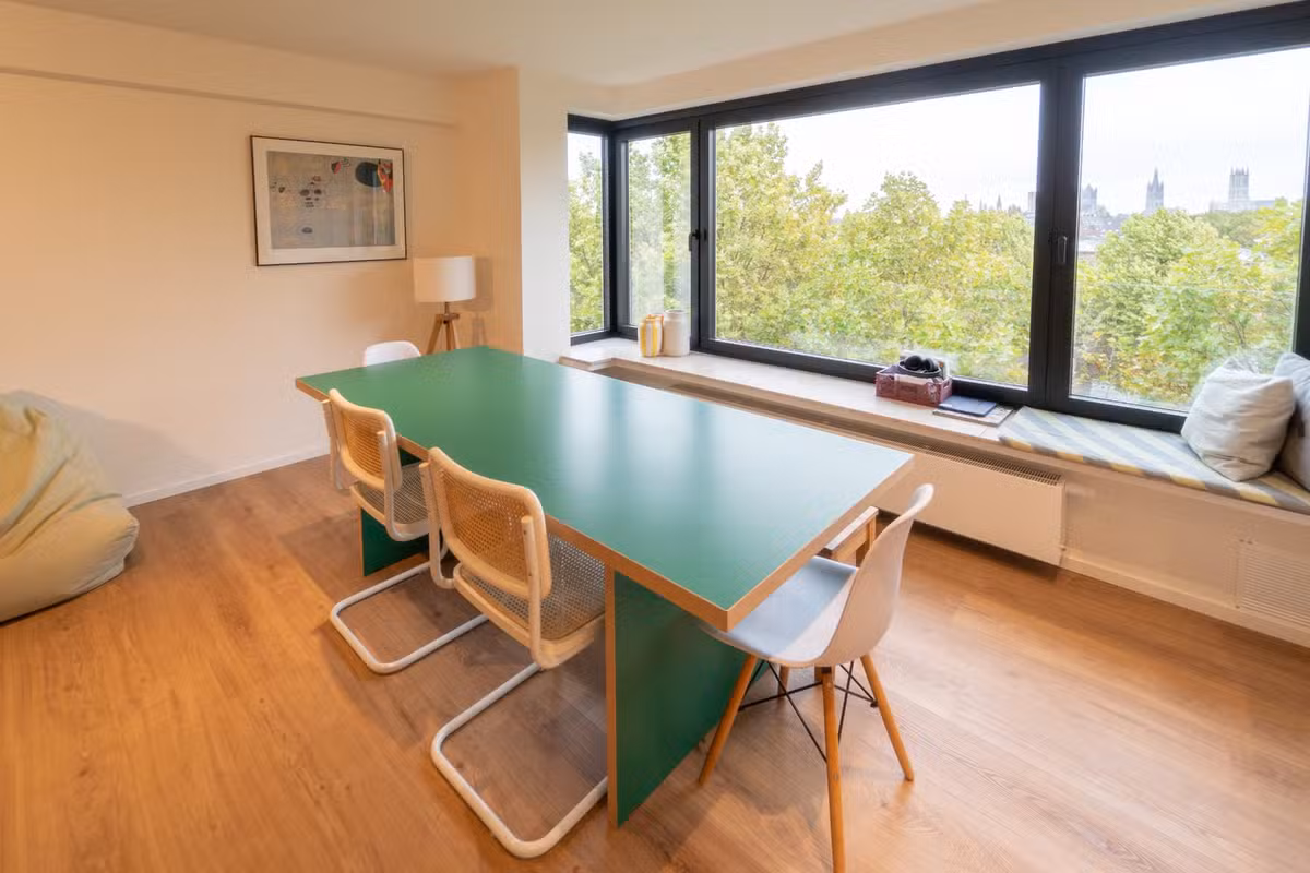 Grand appartement de 3 chambres à coucher près de la Coupure - 8