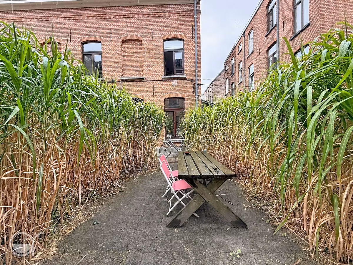 Bemeubelde studio met mezzanine aan de Visserij - 2