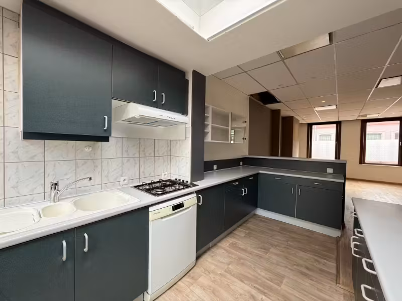 Lichtrijk duplexappartement met terras op wandelafstand van de markt - 3