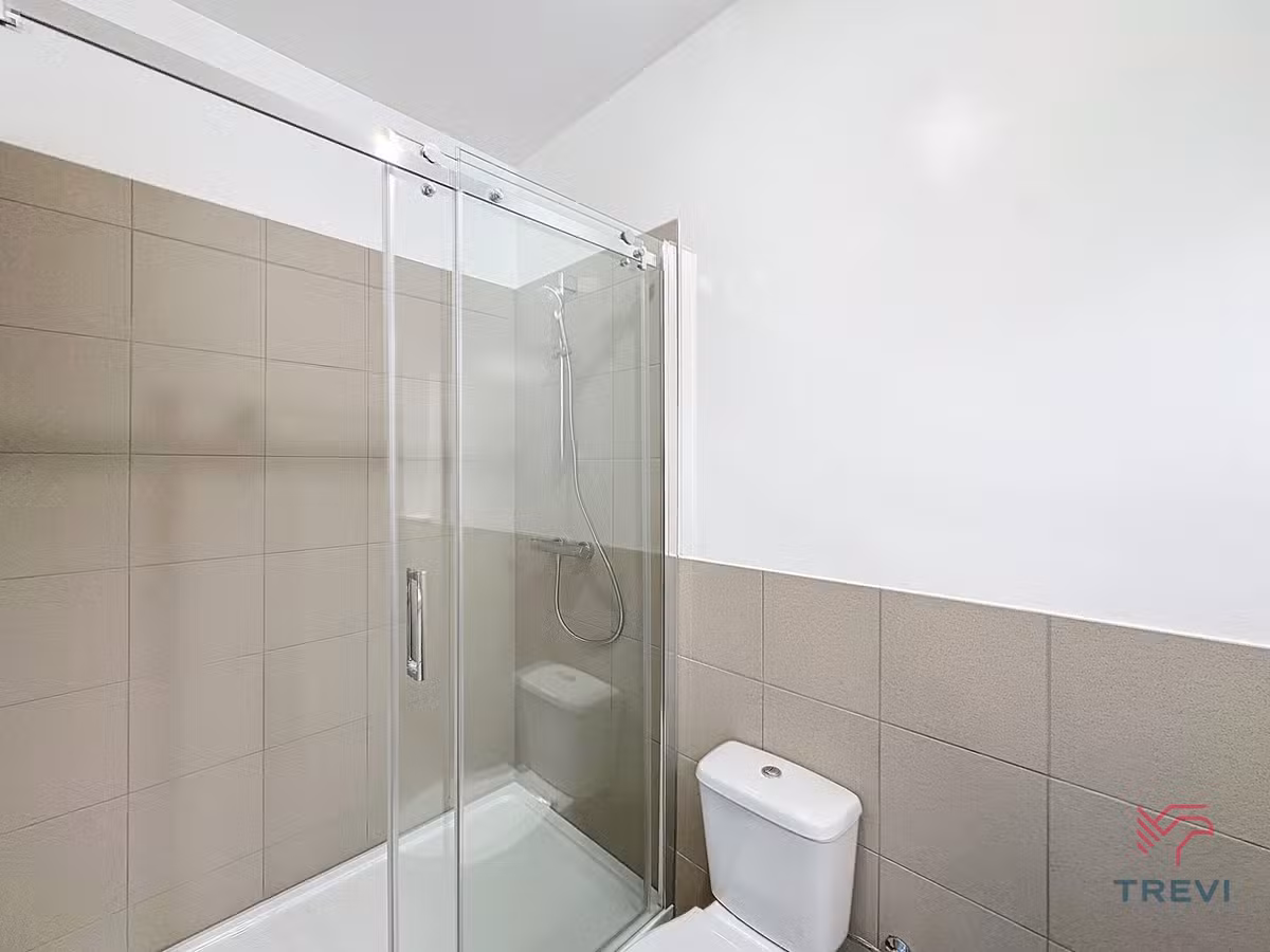 Gerenoveerd appartement met één slaapkamer en balkon - 6
