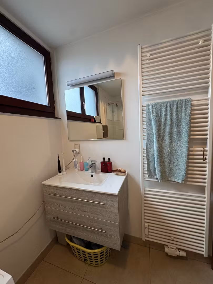 Sunny one-bedroom apartment with great views - 19