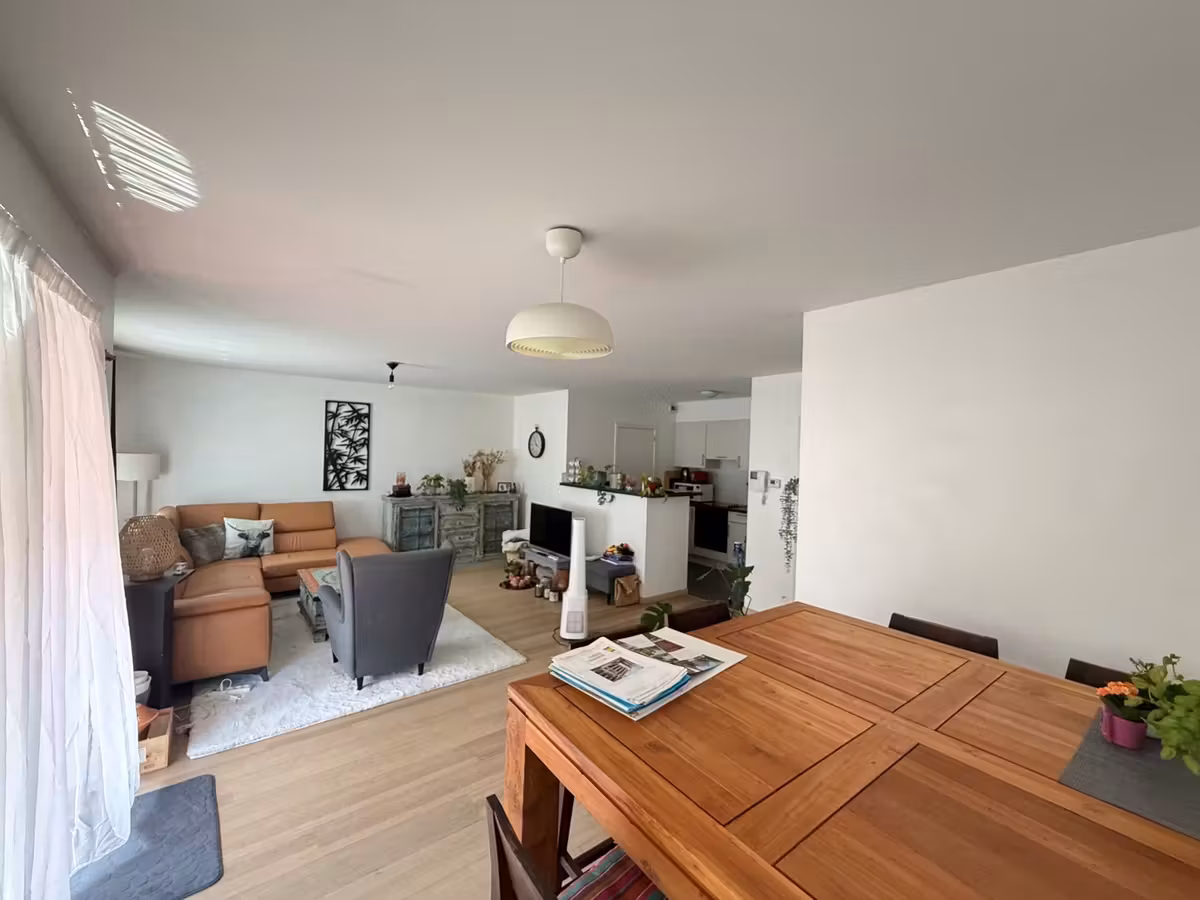 Bright two-bedroom apartment with terrace - 3