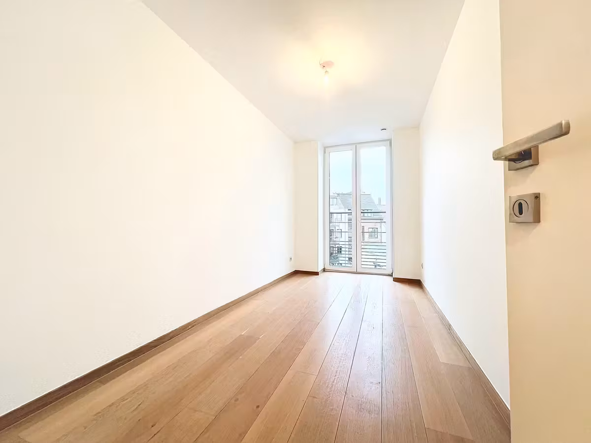 Bright 3-bedroom apartment with terrace - 11