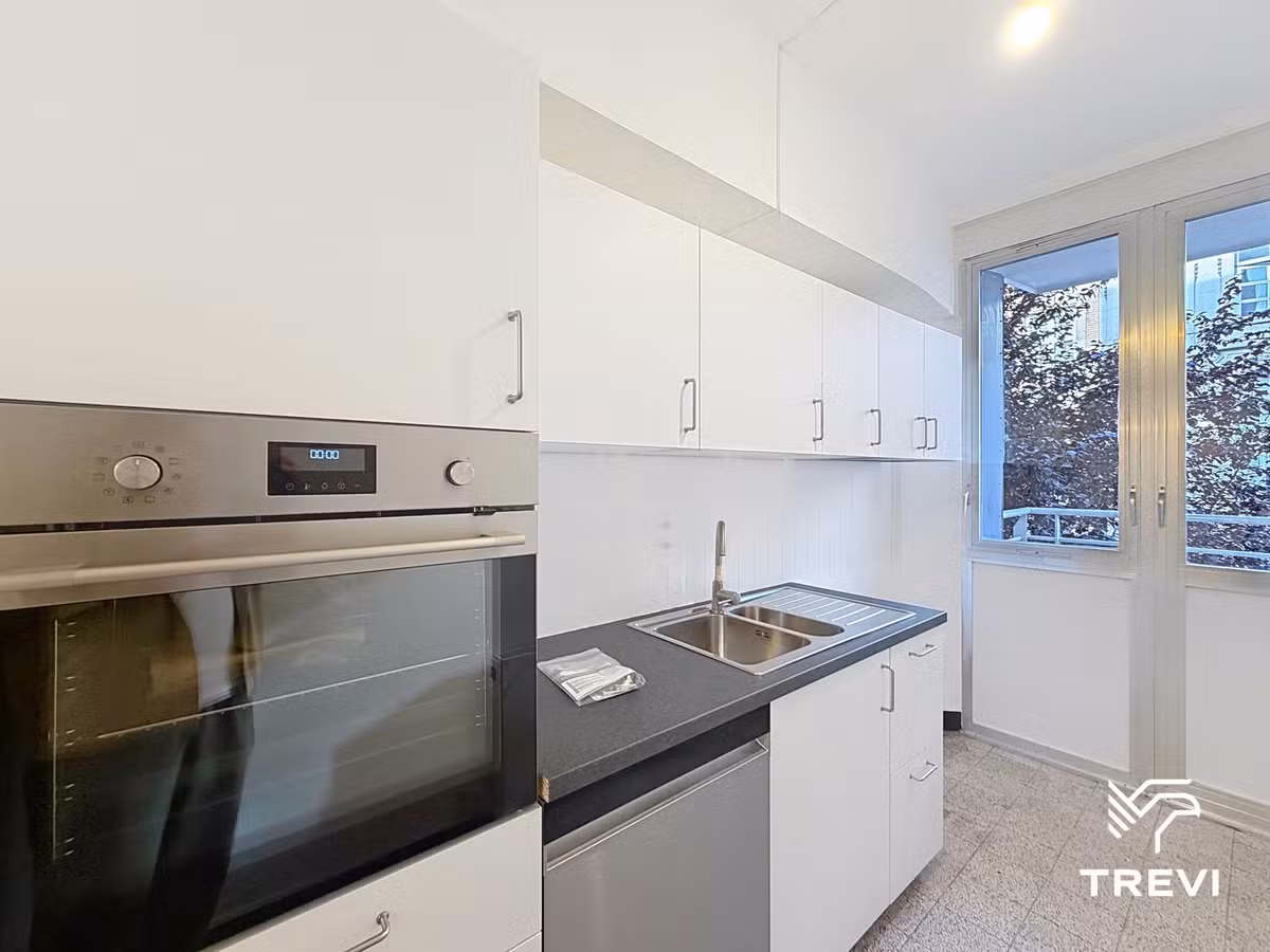 Appartement met één slaapkamer en twee balkons - 3