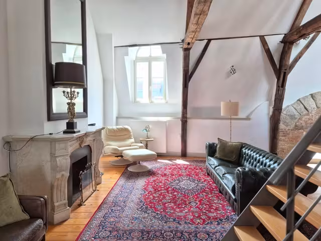 Loft duplex gemeubeld nabij de Beurs