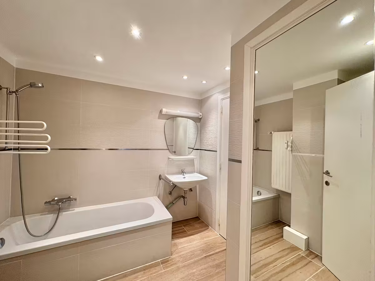Licht Appartement Met Uitzicht Op Forest Park - 14