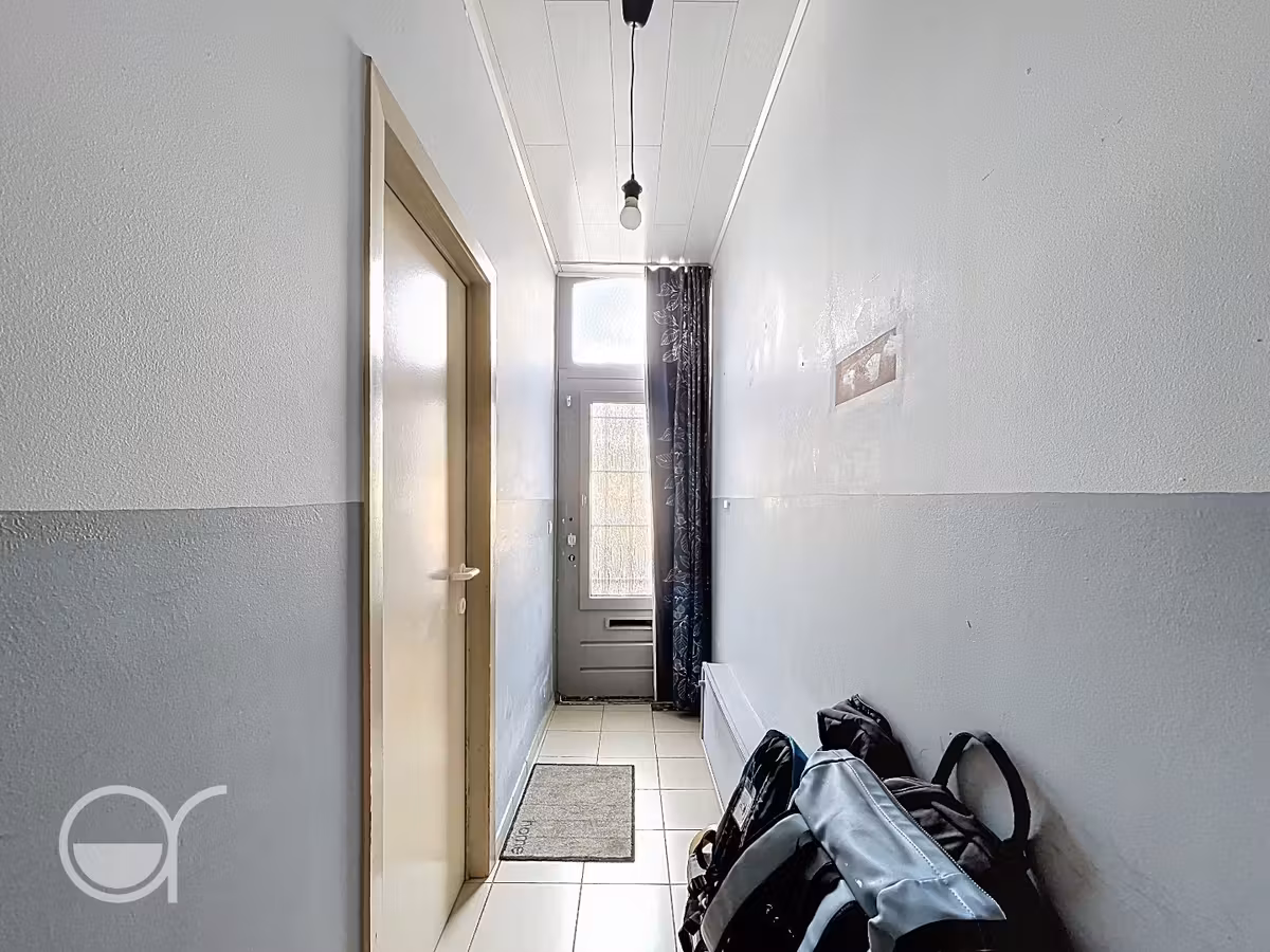 Rijwoning met 2 slaapkamers, bureauruimte en zonnig stadstuintje in centrum Drongen - 3