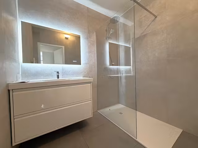 Furnished renovated apartment with terrace - 4