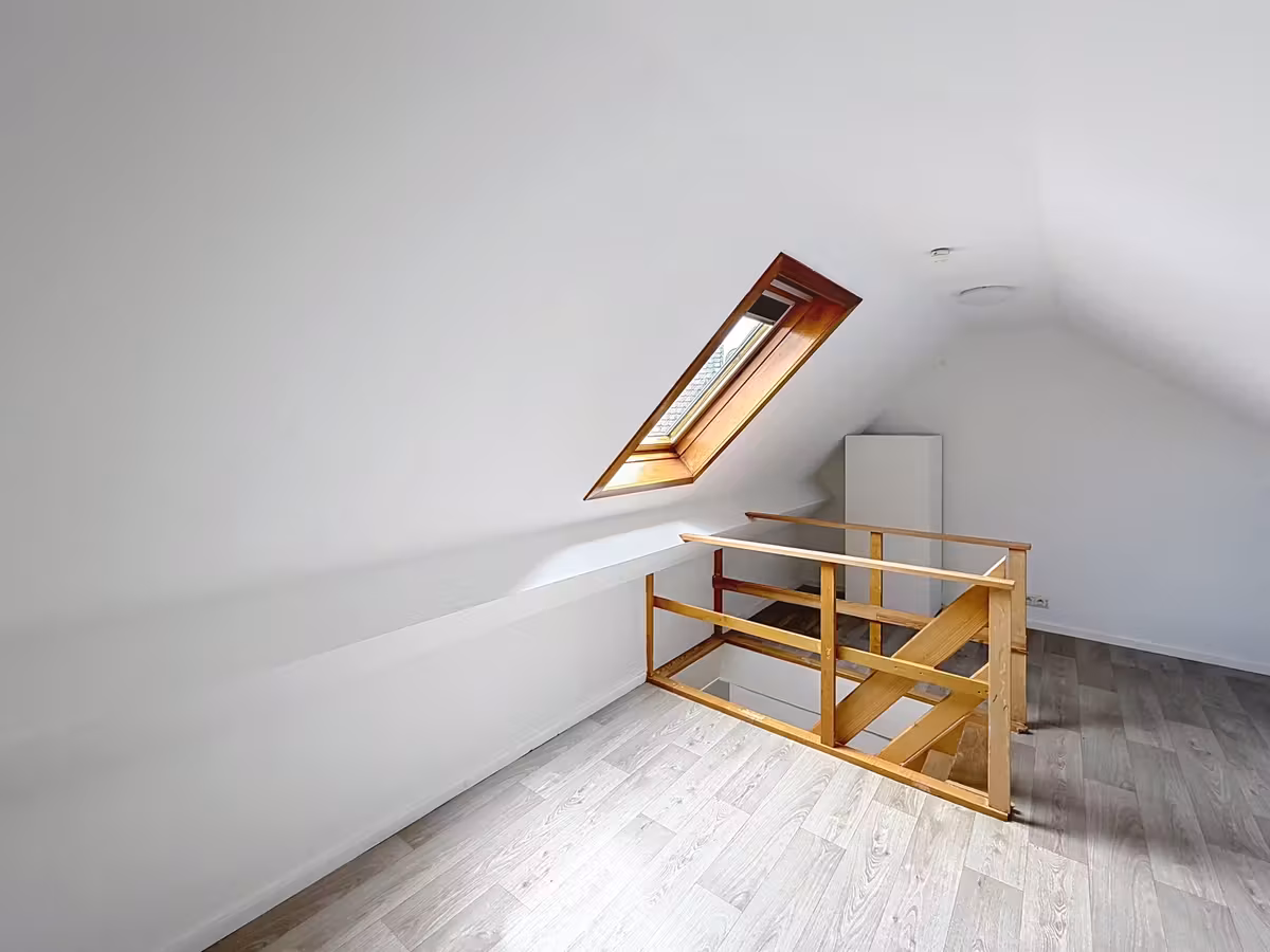 Three-bedroom duplex with home office - 3
