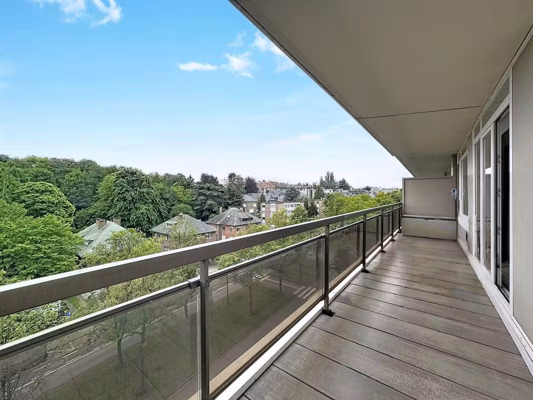 Gerenoveerd appartement met terras in Woluwe-Saint-Lambert - 3