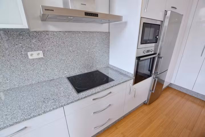 Bel appartement rénové proche de la Place Louise - 9