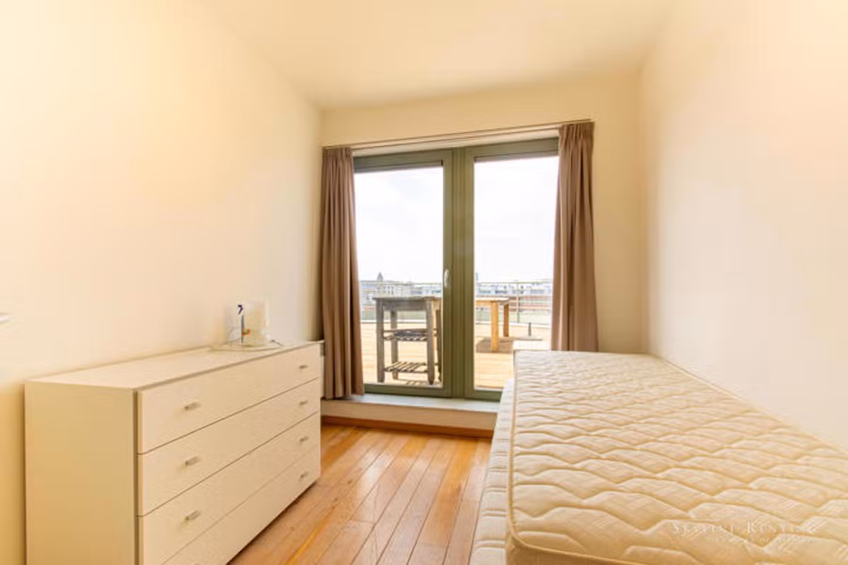 Gemeubileerde penthouse met terras in het Europese kwartier - 11