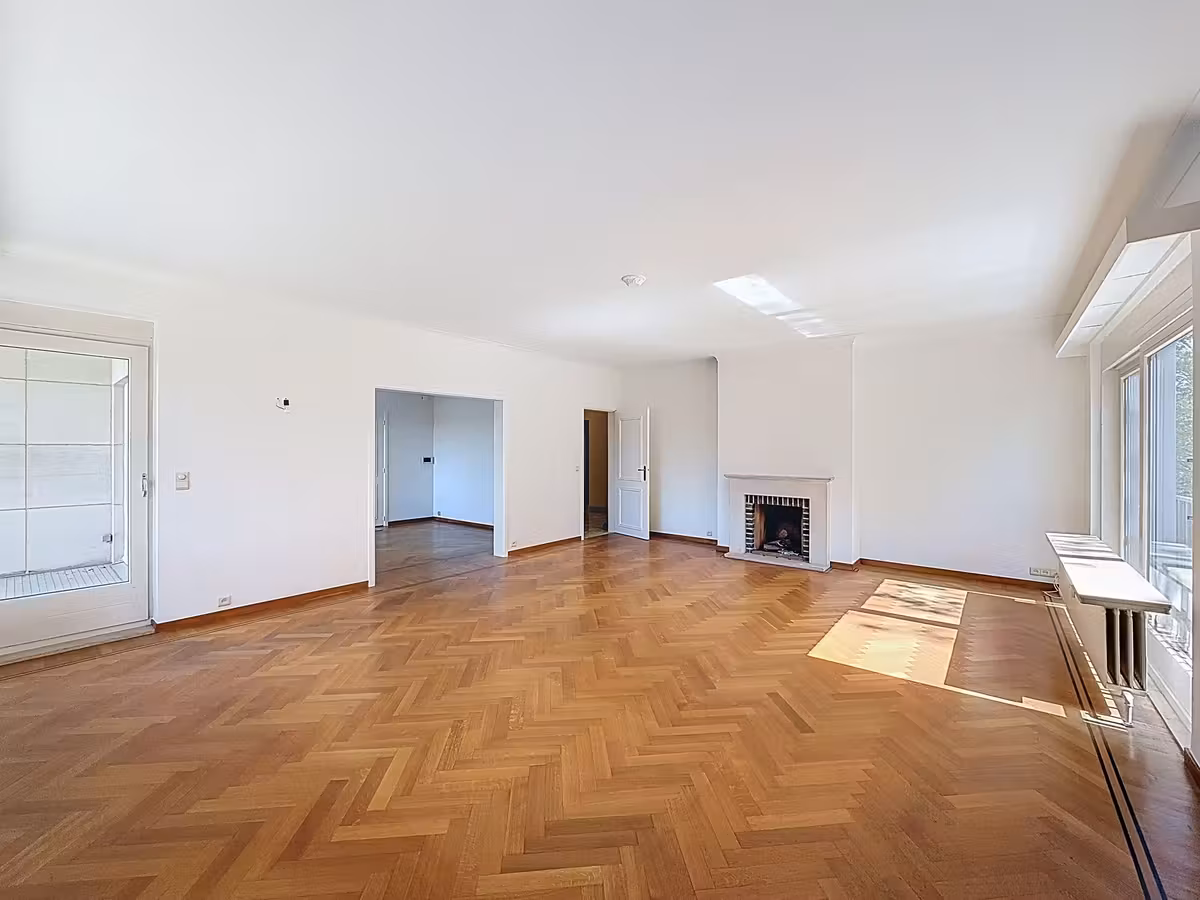 Groot appartement met 3 slaapkamers en terras in Gent