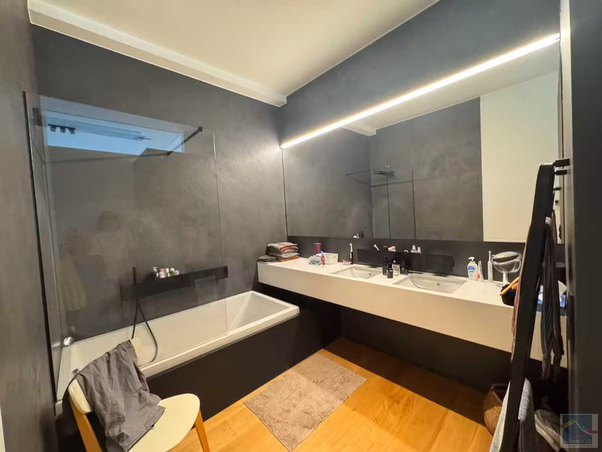 RUIM LOFT TE HUUR, VETERINAIERSSTRAAT, ANDERLECHT - GENIET VAN EEN UNIEKE WOONRUIMTE IN EEN GEZELLIGE OMGEVING. - 14
