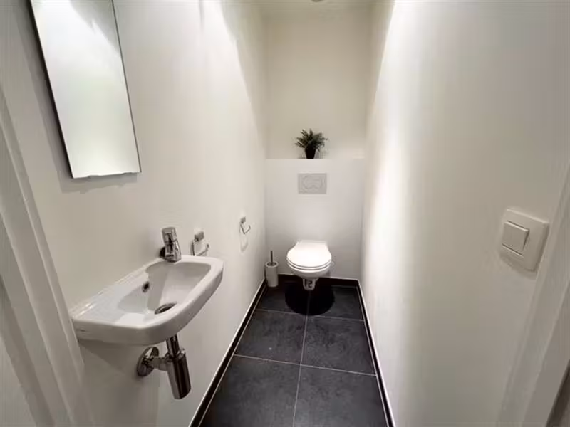 Flower District! Superb Furnished 2 Bedroom Apartment with Terrace - 13