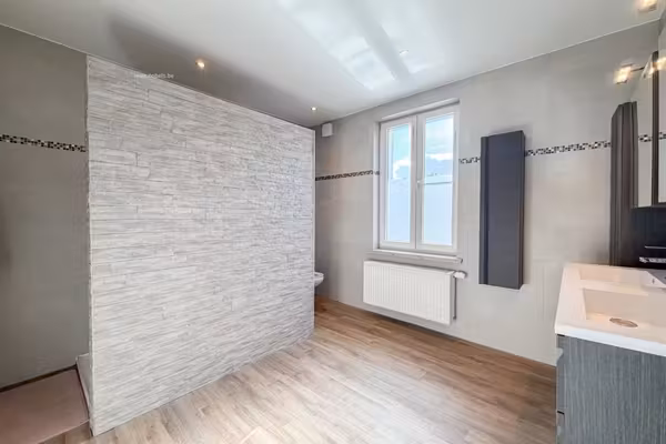 Maison semi-ouverte rénovée avec jardin - 4