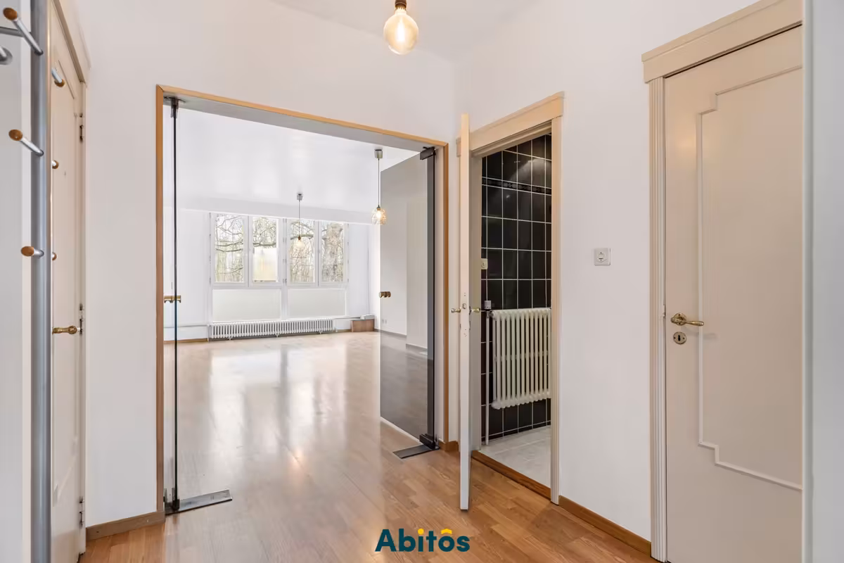 Tweeslaapkamerappartement met garagebox nabij Coupure - 15