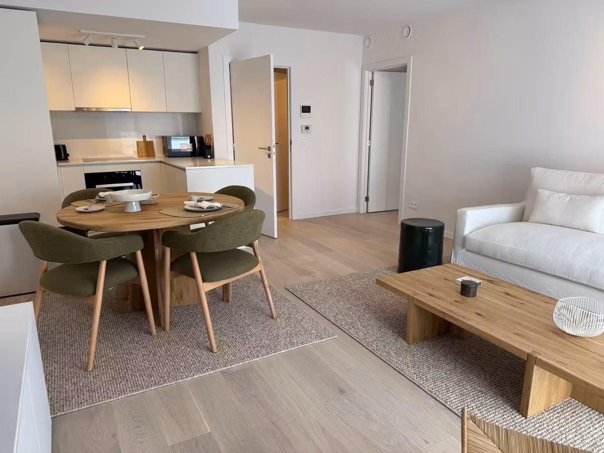Furnished new apartment near Madou - 9