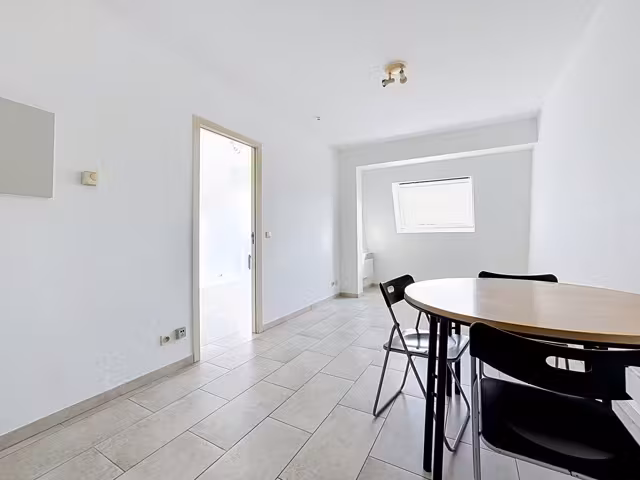 Apartment on Rue des Eburons in Brussels - 8