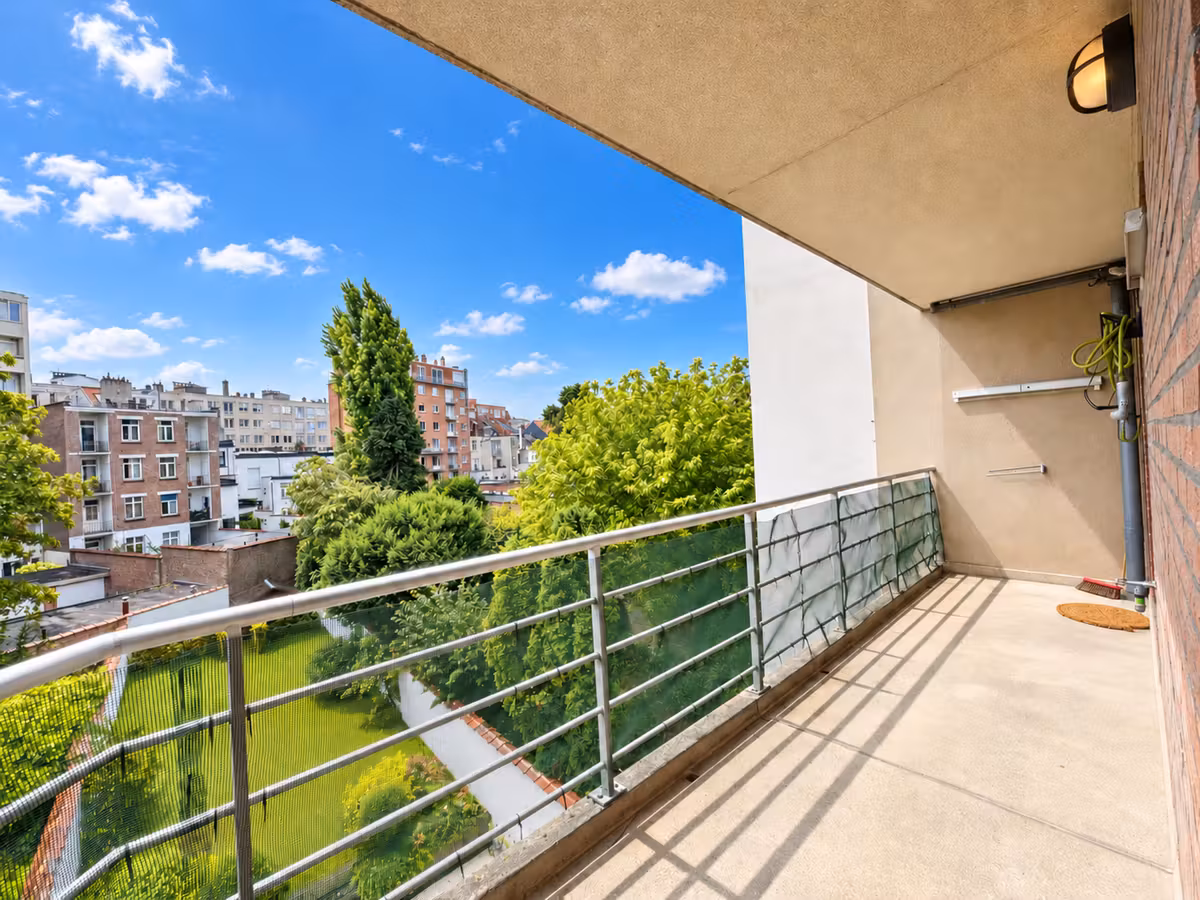 Flat in Schaerbeek with terrace - 2