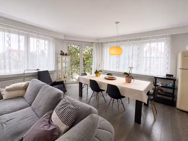 100 sqm apartment with balconies in Forest - 6