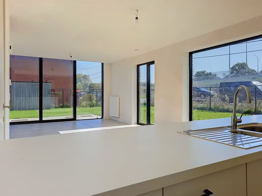 Villa de luxe neuve avec grand jardin - 1