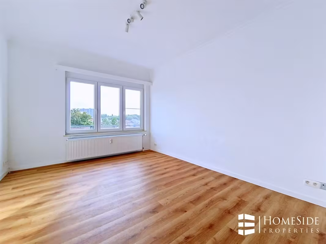 Appartement te huur in Laken - 6