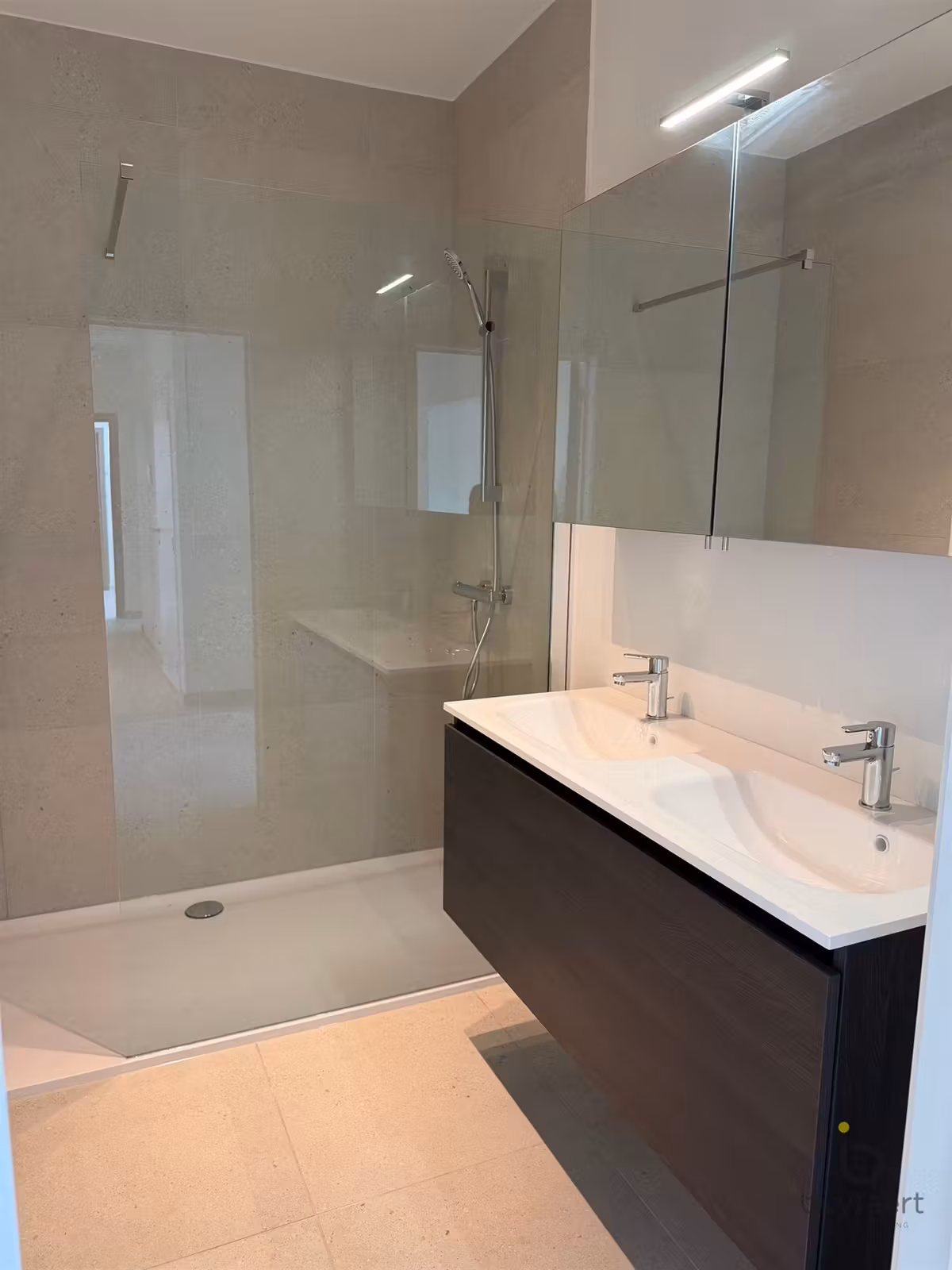 Penthouse rénové avec 3 chambres à coucher - 5
