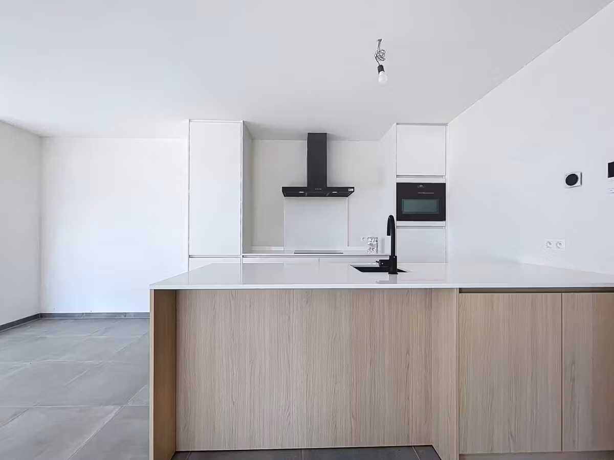 Lichtrijk 3 slaapkamer appartement te Oostakker - 8