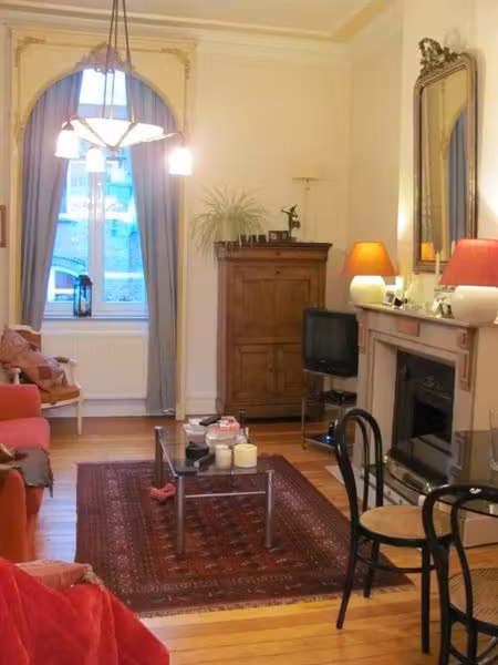 Montgomery! Charming 1-bedroom furnished apartment with terrace