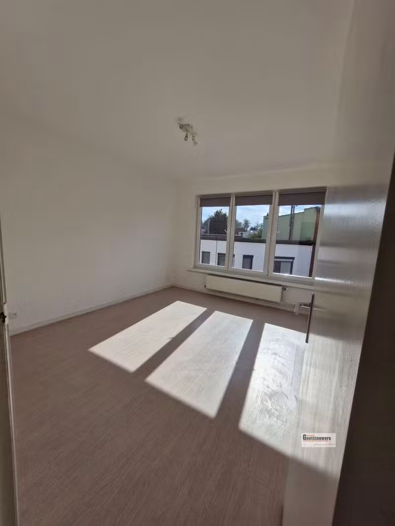 Appartement rénové avec 2 chambres à coucher - 8